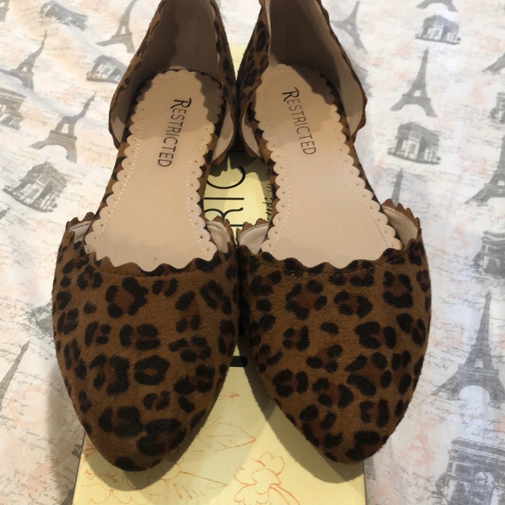 Leopard flats
